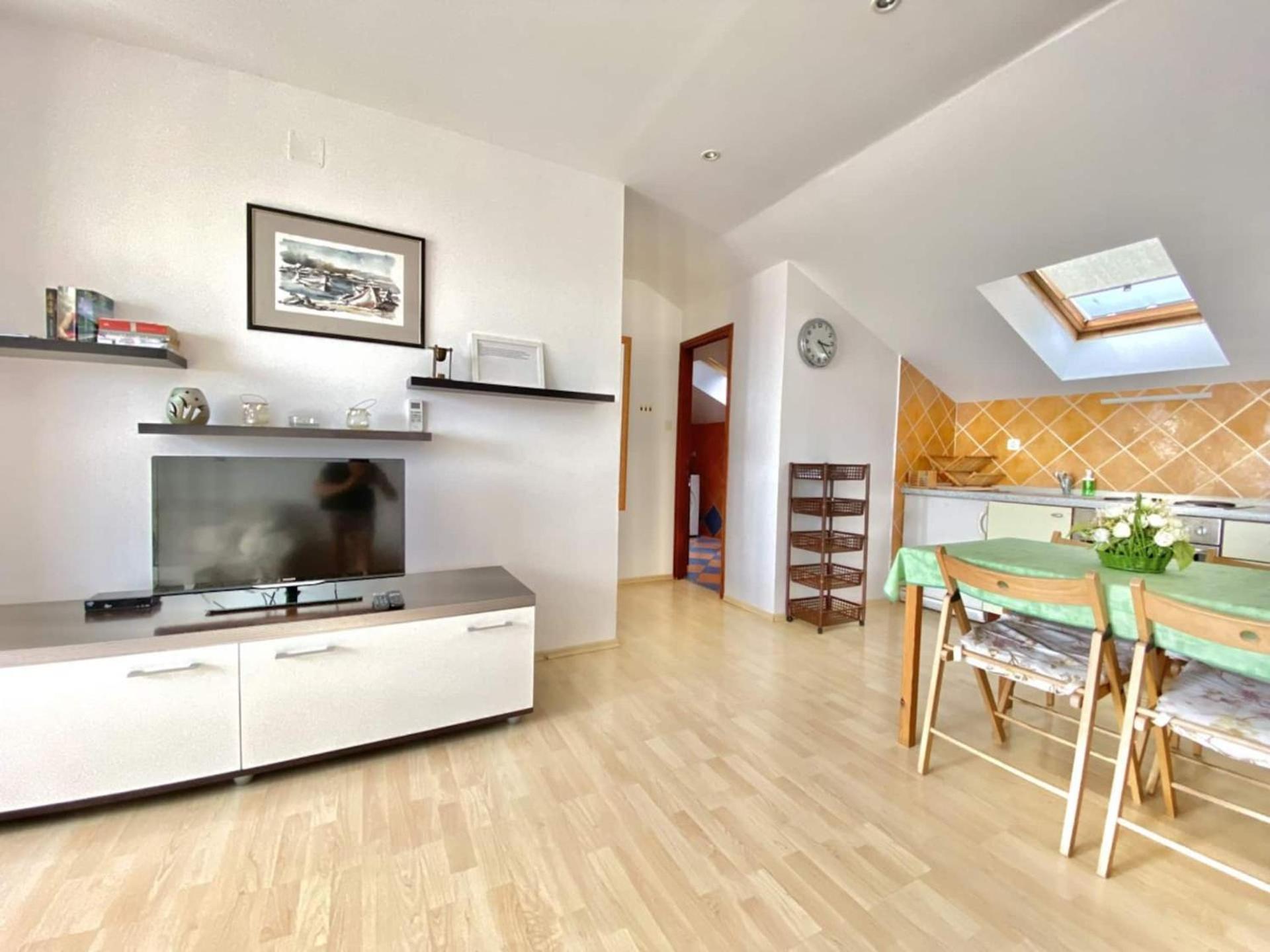 Family Apartments Viva Close To The Beach Krk Town Exterior foto