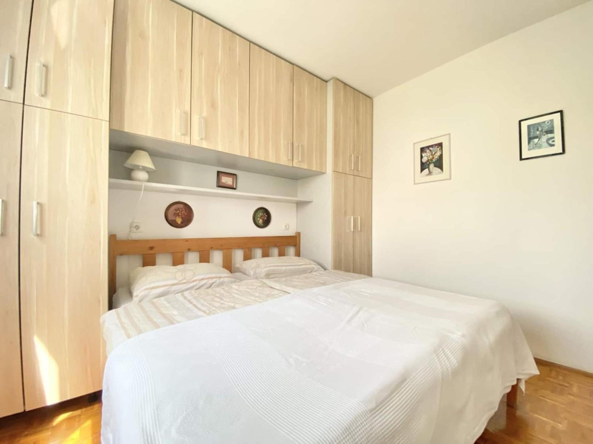 Family Apartments Viva Close To The Beach Krk Town Exterior foto