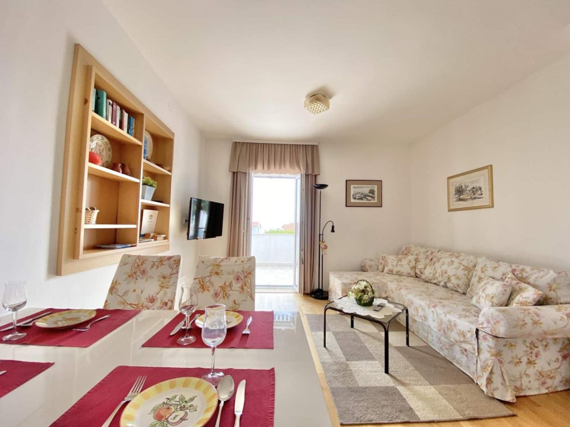 Family Apartments Viva Close To The Beach Krk Town Exterior foto
